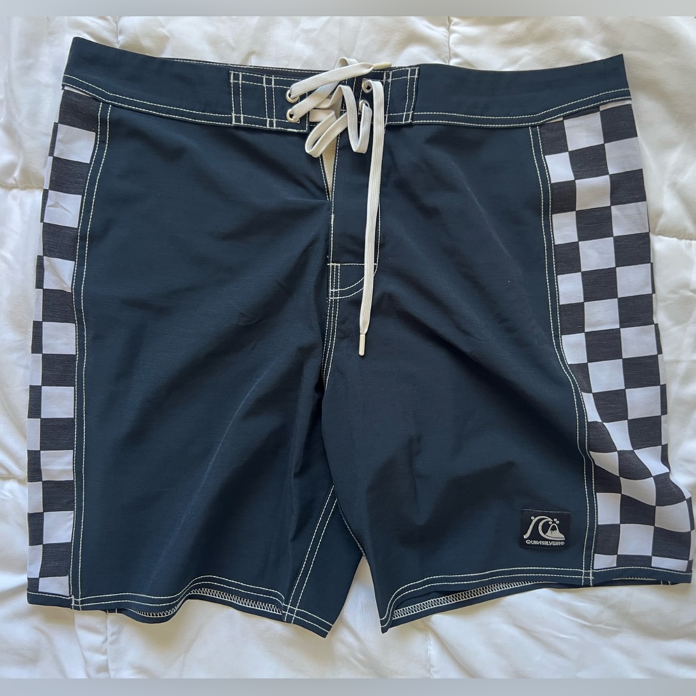 Quiksilver Men’s Boardshorts Size 34